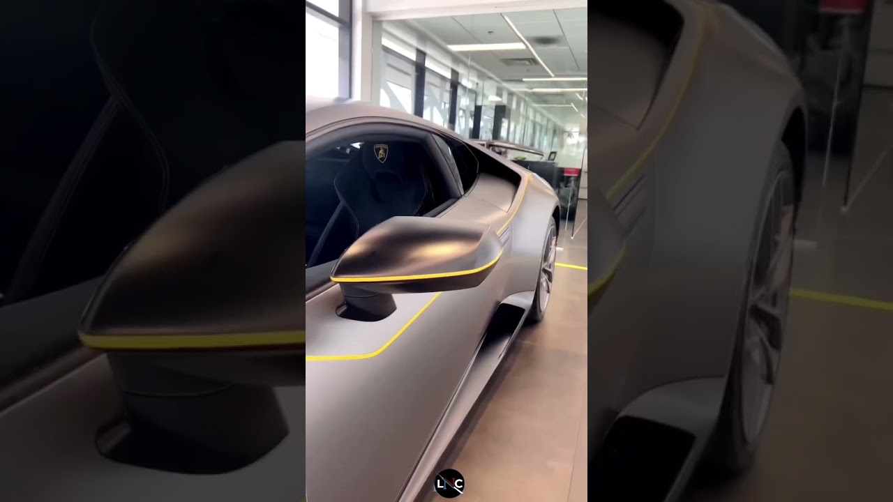 Grigio Titans Hurac&aacute;n Performante with many Ad Personam details 🔥