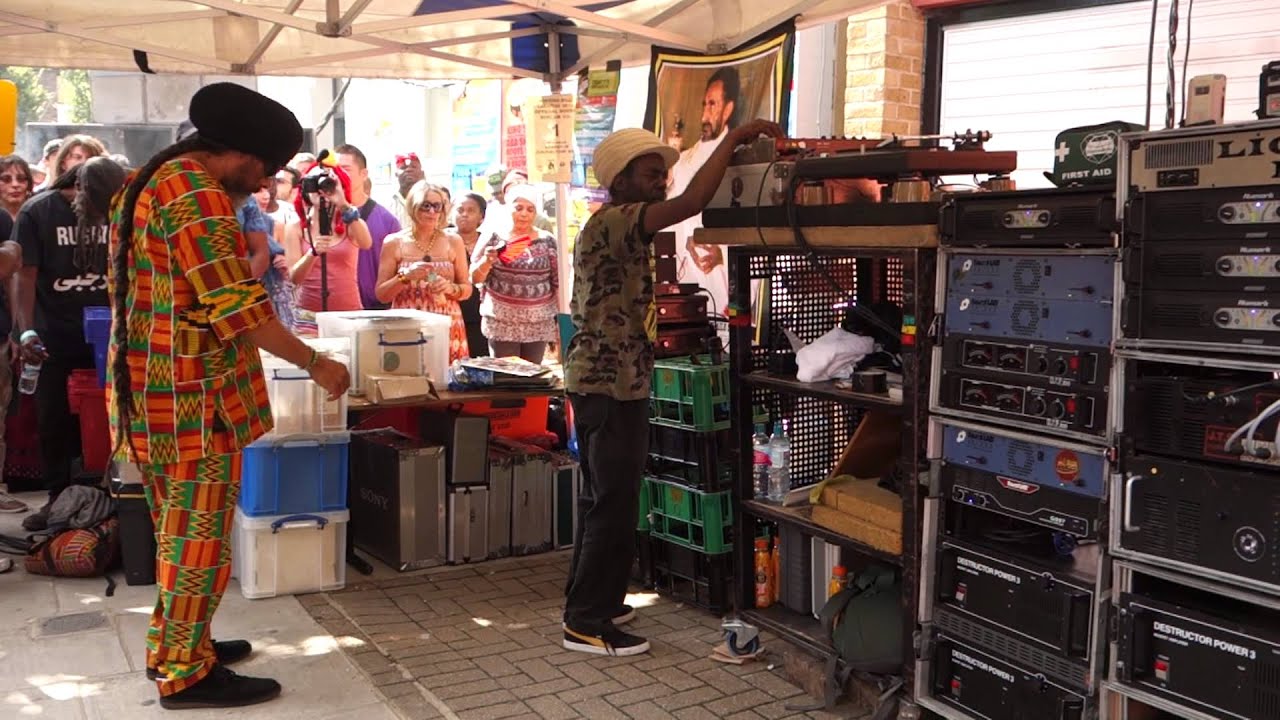 Aba Shanti @ Notting Hill Carnival 2013 // Playing Gregory Isaacs, Dennis Brown - Jealousy﻿