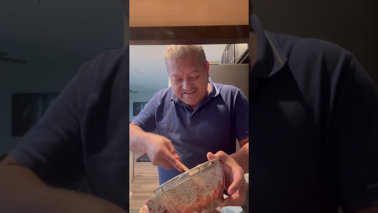 Cocinando unos ricos frijoles colados