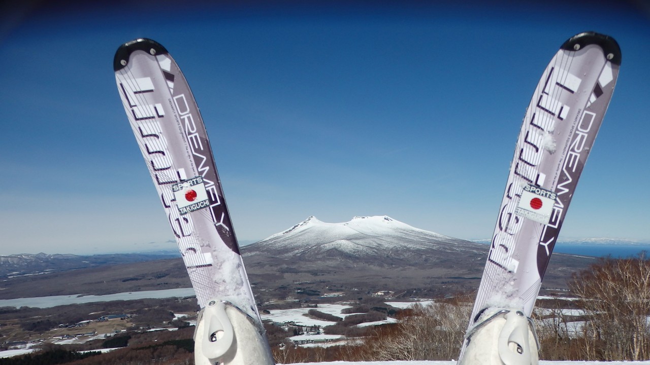2026年3月14日（土）4度 快晴 羊蹄山まで＜函館七飯スノーパークにて＞（パート２）駒ヶ岳と羊蹄山に歓迎されたので（４本目よりファンスキーに履き替えて手ぶら隊にて滑る！♪）