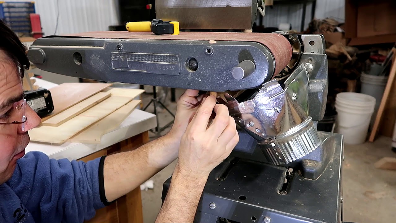 Belt sander dust collector