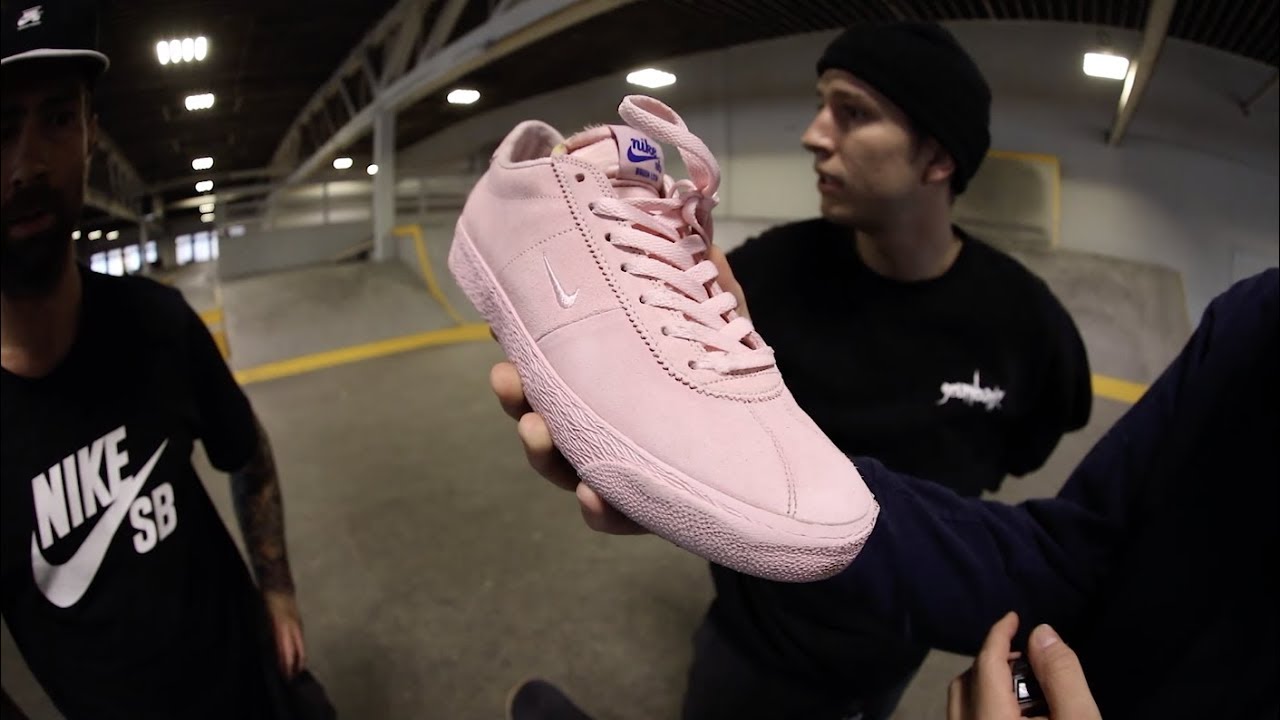 100 кикфлипов в кроссовках Nike SB x NBA Bruin Low с Бобби Уоррестом и Тревором МакКьюном.