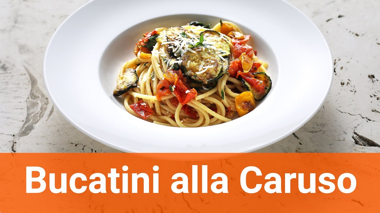 Bucatini alla Caruso - makaron z cukinią i papryką