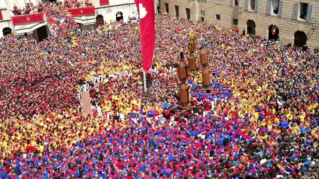 GUBBIO - Festa dei Ceri 2019, l'Alzata in Piazza Grande (www.cronacaeugubina.it)