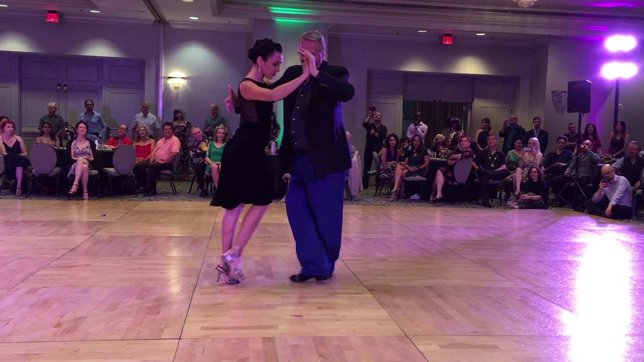 Jesica Arfenoni and Oscar Casas