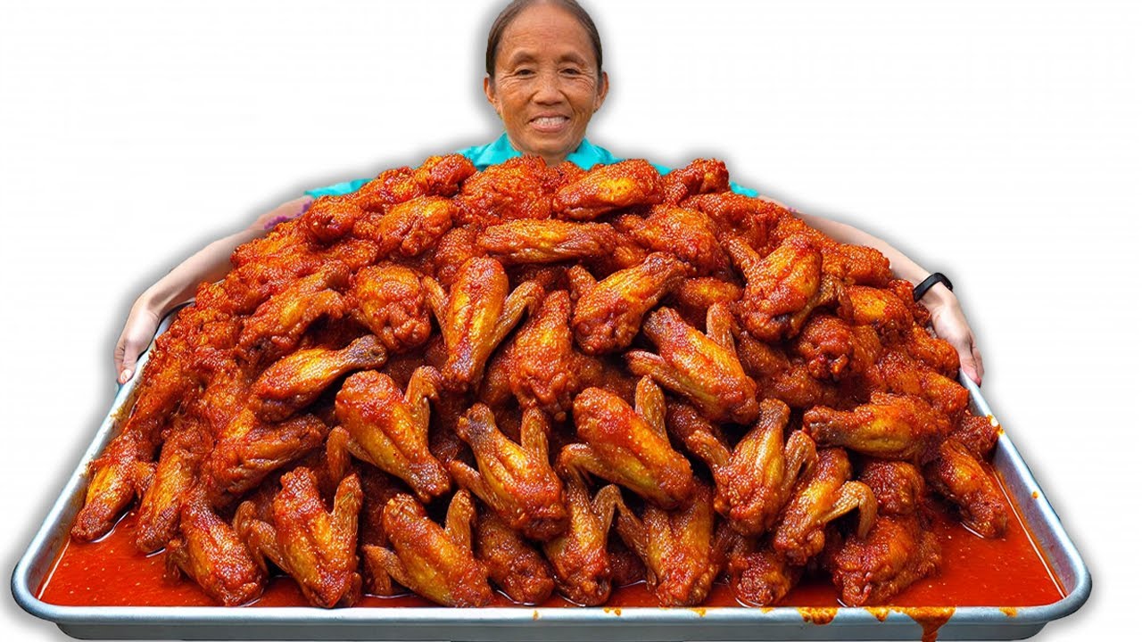 B&agrave; T&acirc;n Vlog - Lần Đầu L&agrave;m 300 C&aacute;i C&aacute;nh G&agrave; Sốt Cay Samyang x2 Si&ecirc;u Cay Khổng Lồ Đ&atilde;i Cả L&agrave;ng