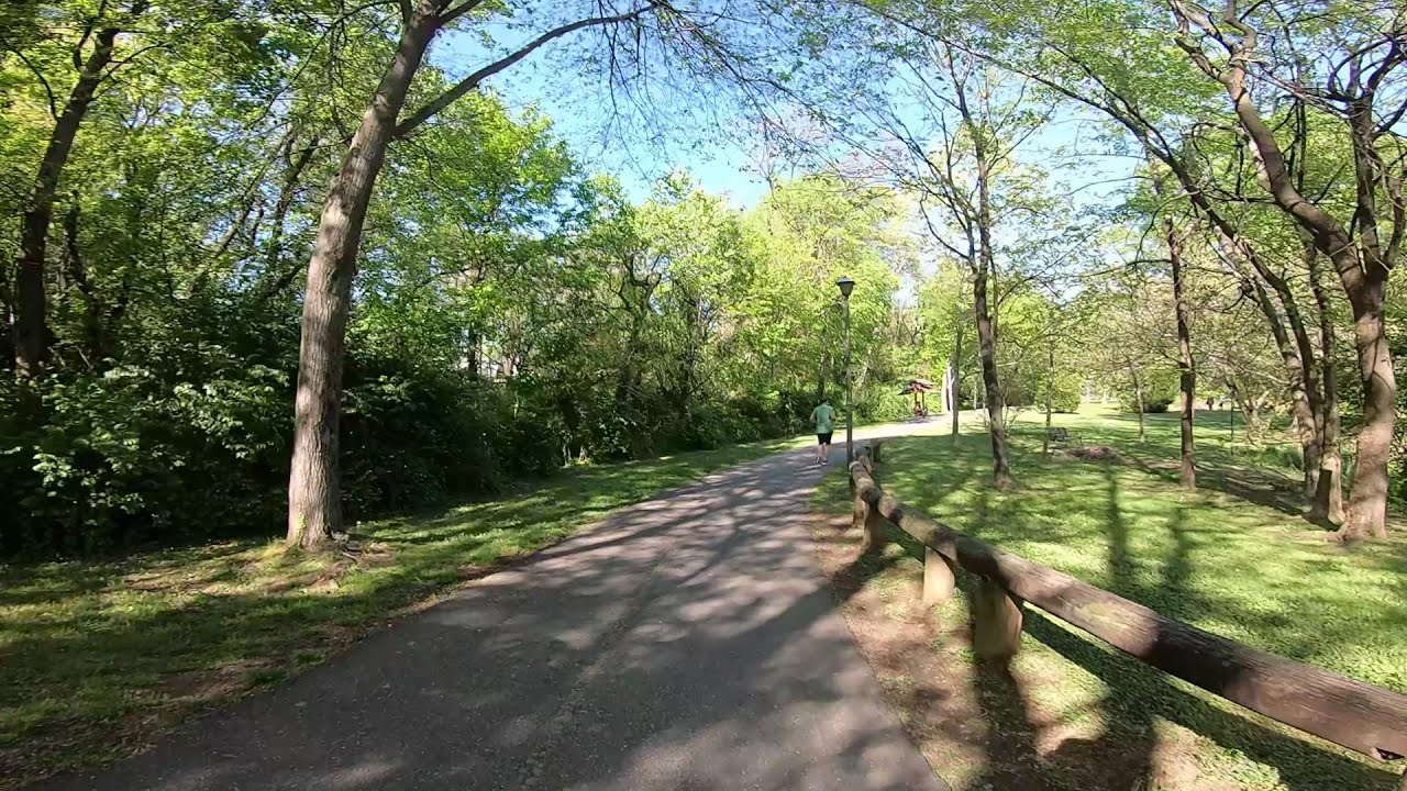 30 minute virtual running at Custis Trail with happy music mood
