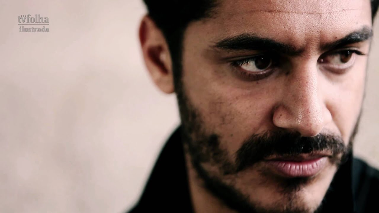 Criolo canta 