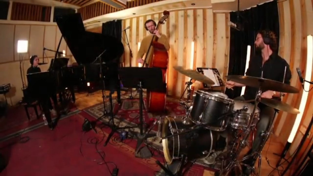 We allready are - Deborah Dery trio