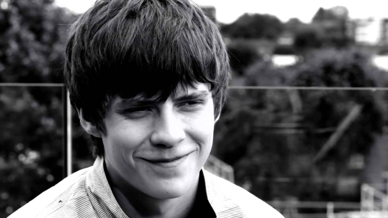 JAKE BUGG INTERVIEW - HUNGER TV: DIRTY LIVE