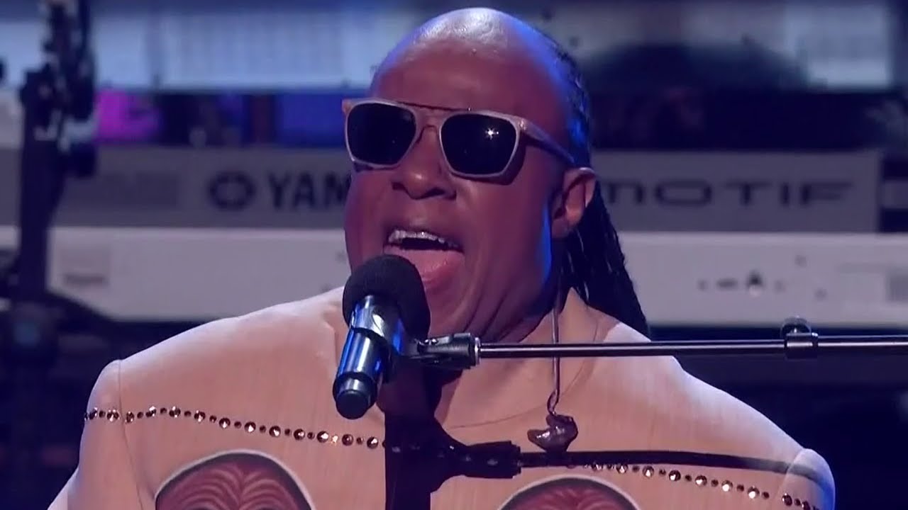 Stevie Wonder - Burn Rubber On Me (Live Tribute to Charlie Wilson)