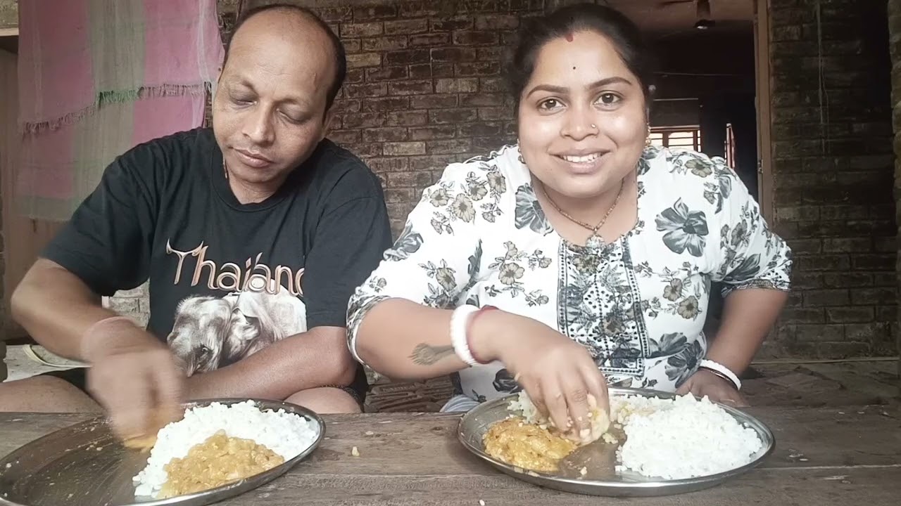 📌বাহ আজকেও বানিয়েছ কালকে হেবি লেগেছে খেতে এই দিয়ে খেয়েই তো পেট ভরে গেল।🍱👌