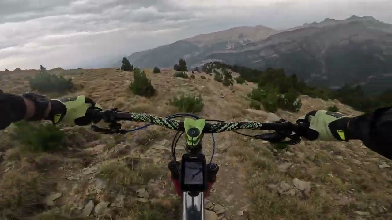 (CICLOALPINISMO) La Moleta y bajada por el Carretón (4K)