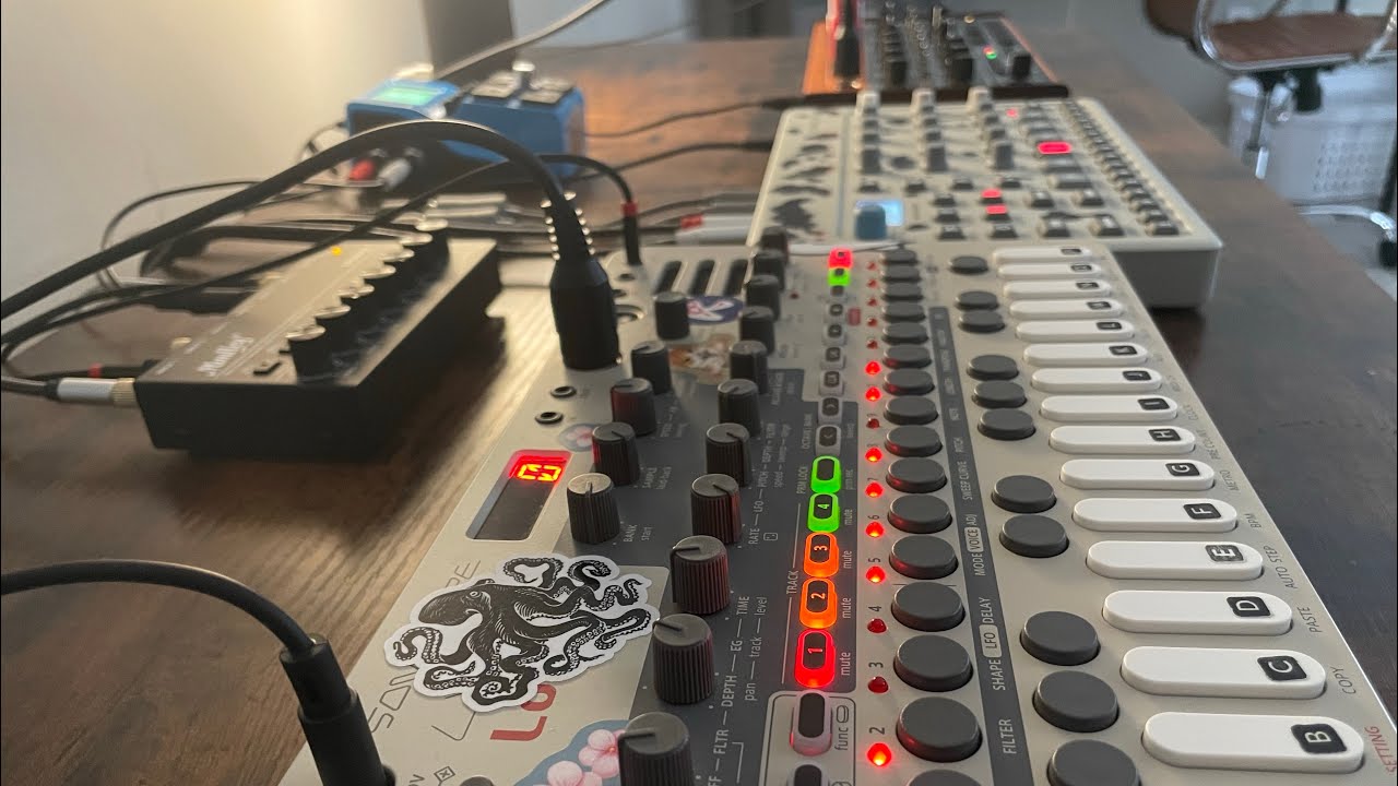 “Glittering Generalities”: Practice with LFO layering and staggering, Cycles x Crave x LoFi-12