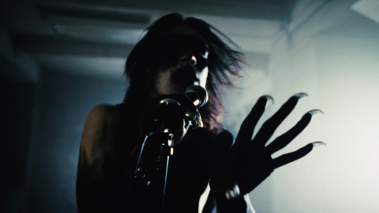 Zascha - SECRET LOVER (Official Music Video)