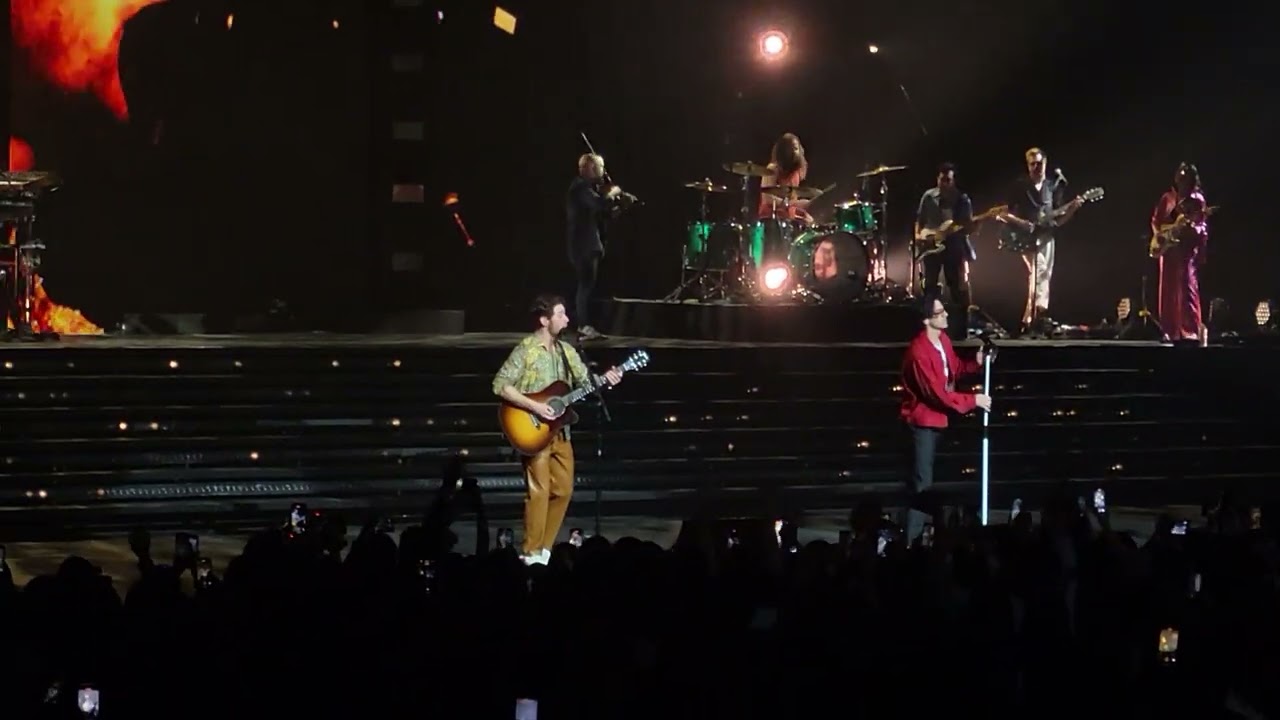 Jonas Brothers Las Vegas - Pushing Me Away & Who I Am (2/19/2023)