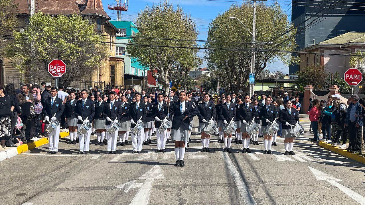 Banda del liceo San Juanxxiii desfile fiestas patrias 2025