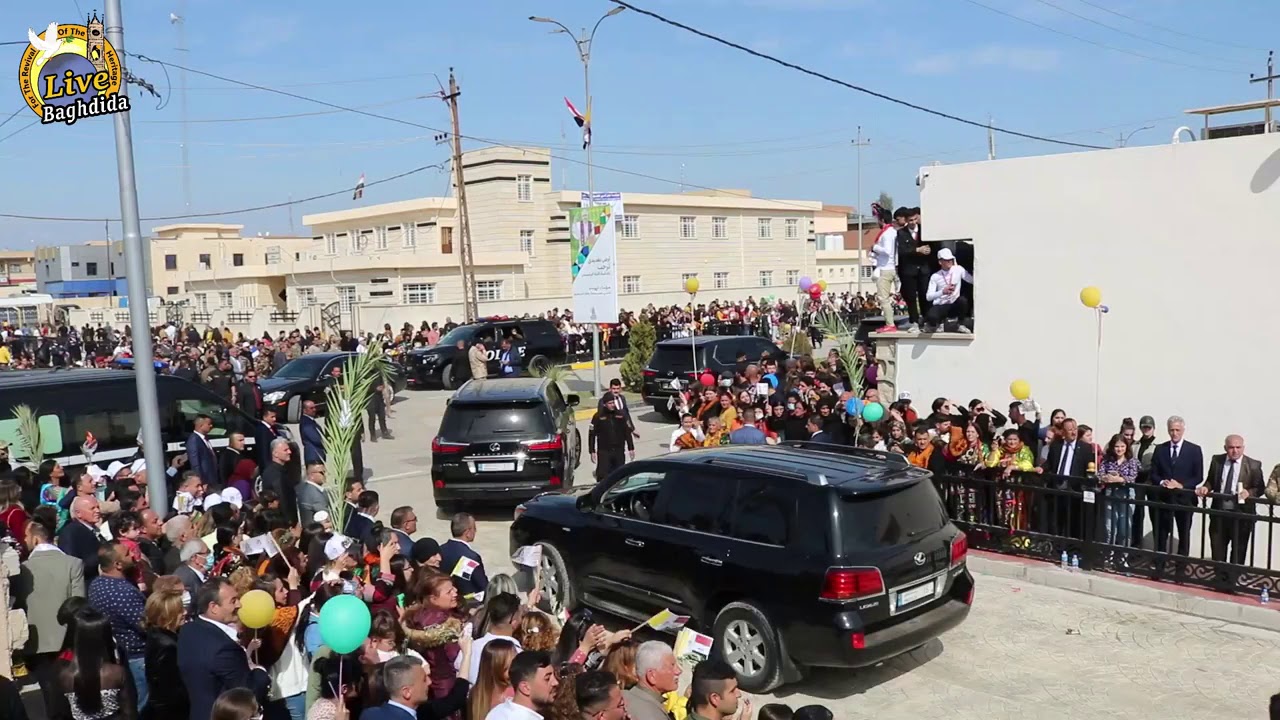لحظة دخول البابا فرنسيس لكنيسة الطاهرة الكبرى / بخديدا