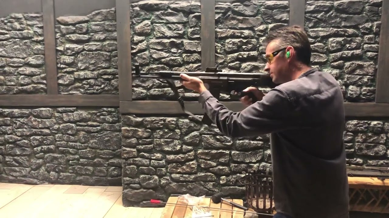 MP44 full auto indoors, nice !