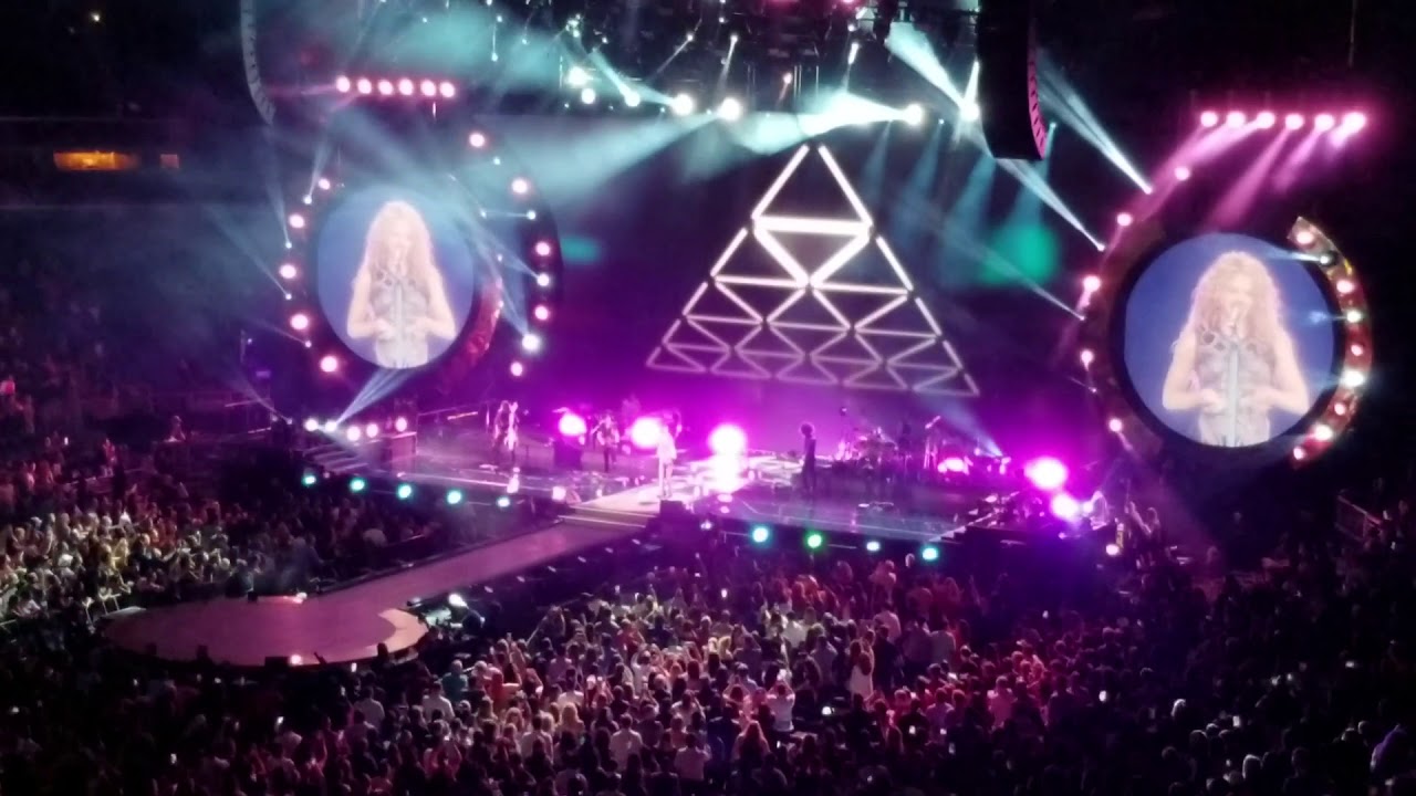 Shakira - Live in Washington DC 8 11 2018 - Perro fiel con Nicky Jam