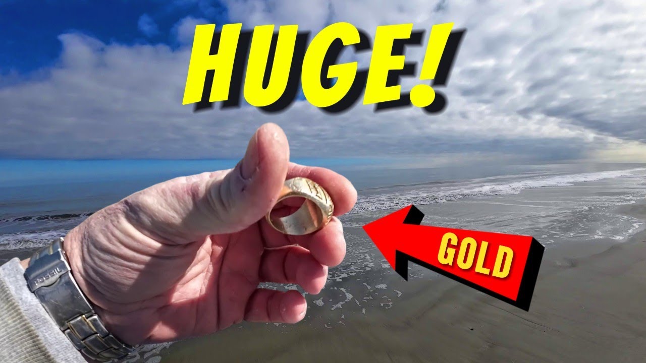 Biggest Gold Ring I've Ever Found! Metal Detecting this Beach