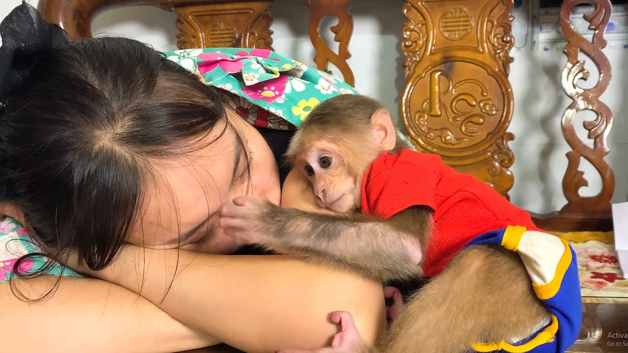 So Thoughtful! Mynu Stays Close to Care for Tired Mom