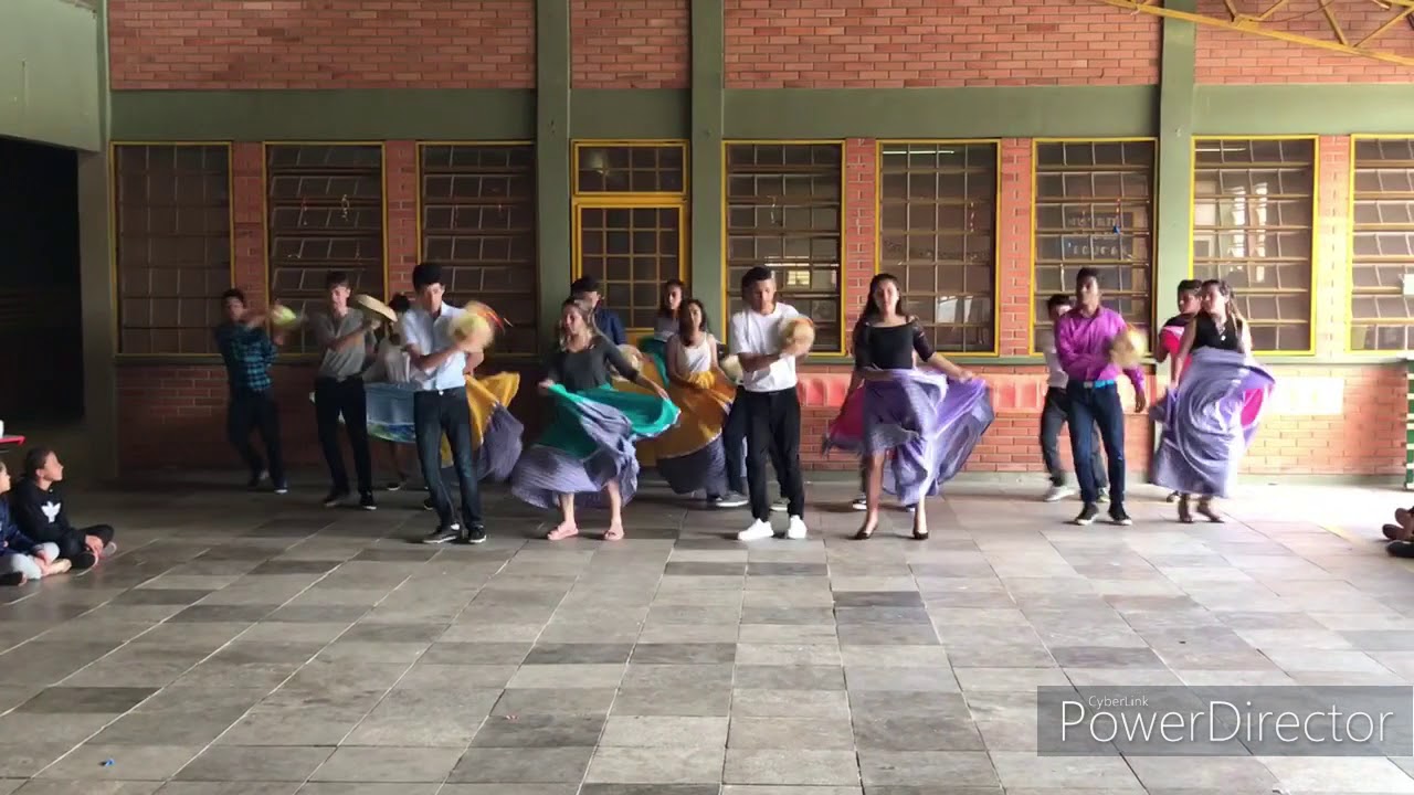 Apresentação Grupo Danças Populares EMEF Judith - Siriri