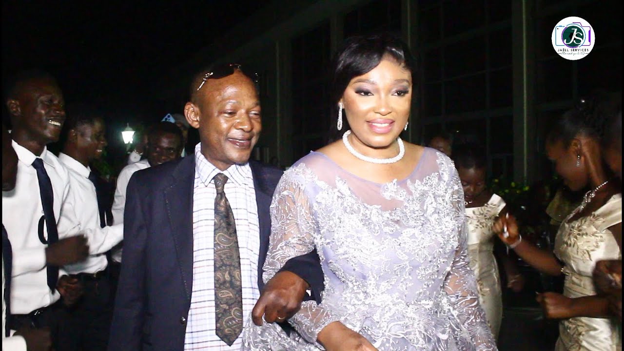 Soirée dansante de Paloma & Eric au Palais du parlement à Brazzaville