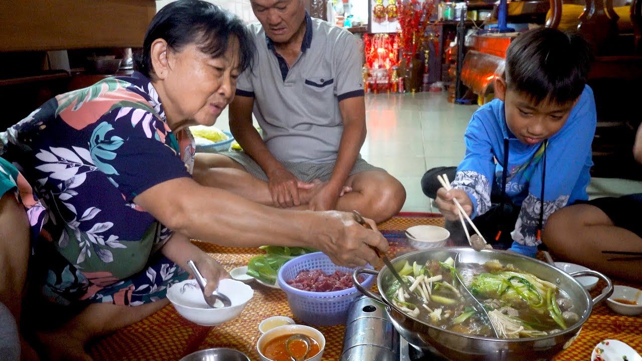 My sister making beef soup to eat at home - Cambodian family food