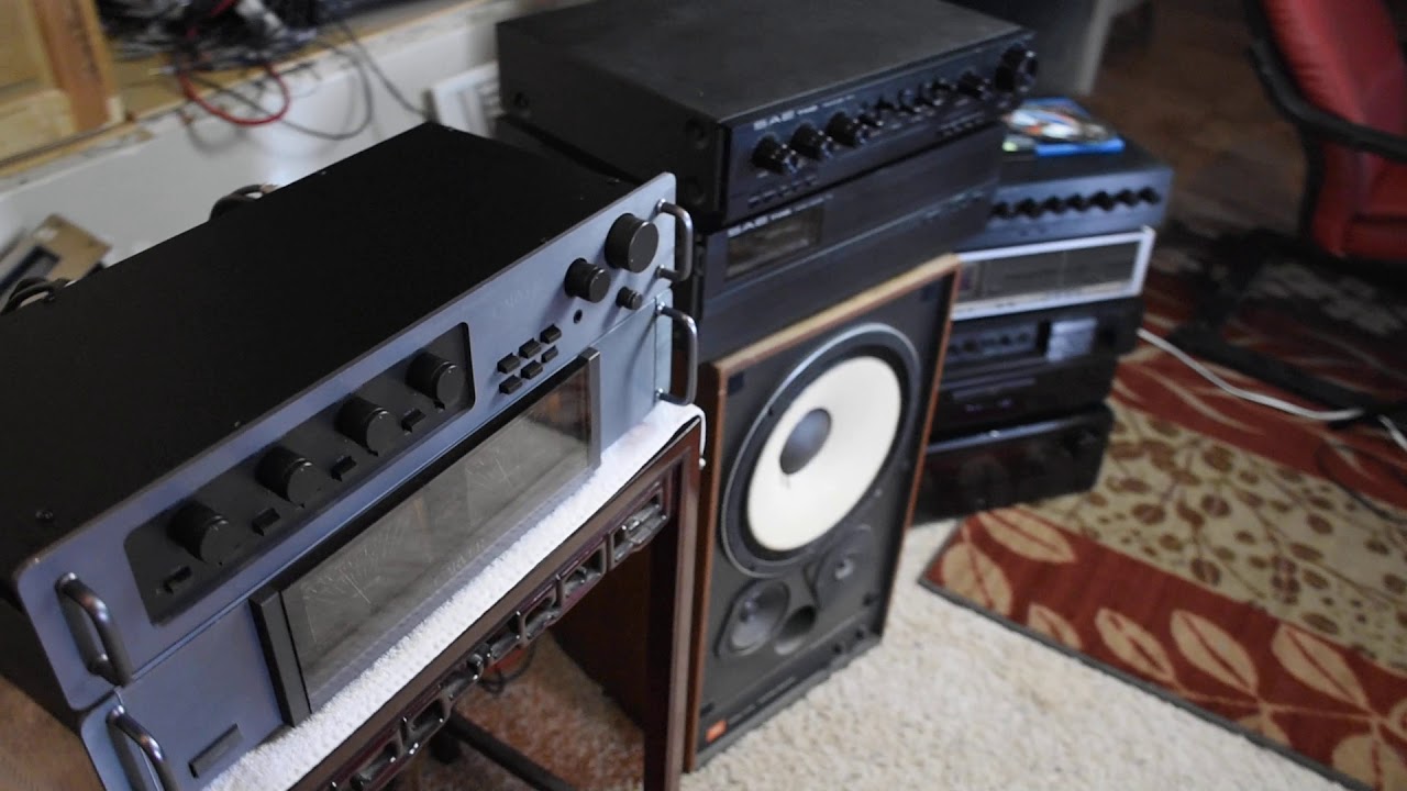 Demo of Carver C1 Preamp and M500t Power Amp. Enjoy!