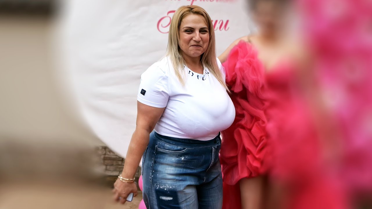 White T-Shirt With Jeans 1