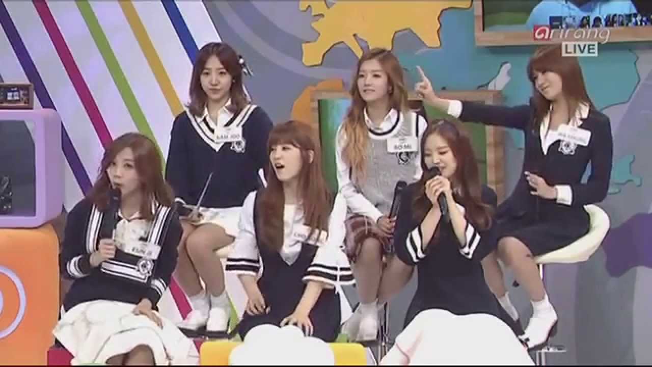 APink doing their own fanchant for NoNoNo