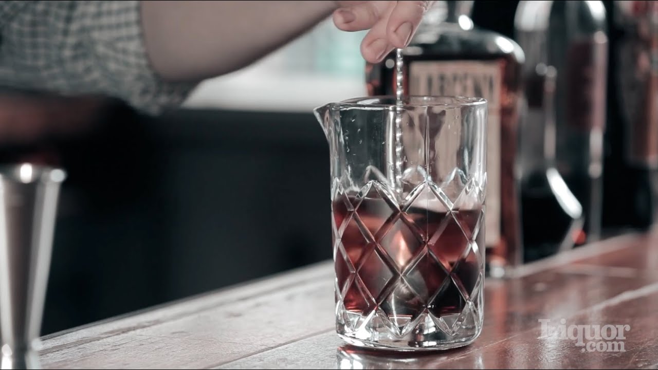 How to Stir a Cocktail - Tips & Tricks from a Bartender