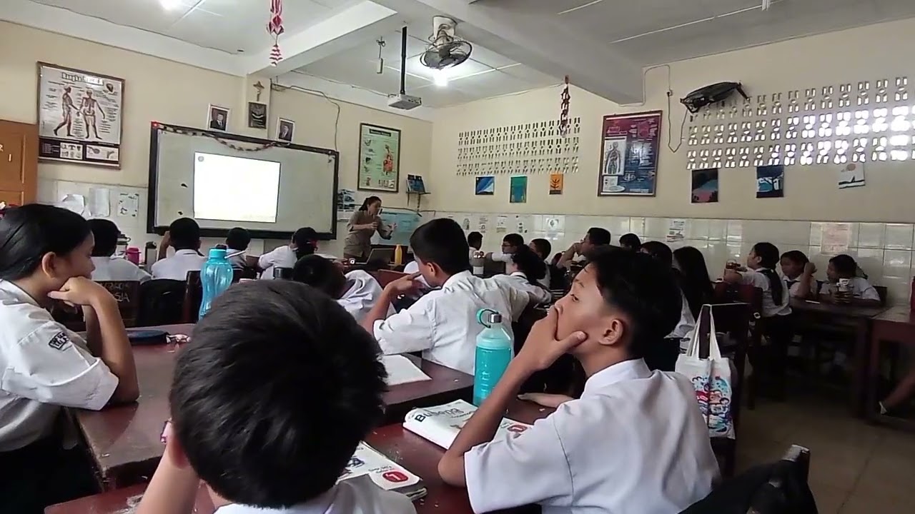 Pengenalan Koding & AI pada siswa SMP 