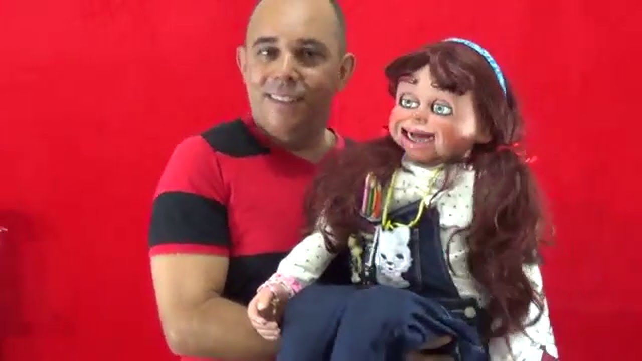 Mágico Carbonelli e sua boneca Sapequete ( Feliz Natal 2016).