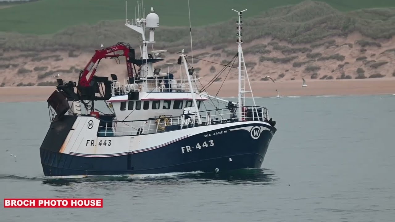 FR443 MIA JANE W arriving at Fraserburgh 5th July 2024