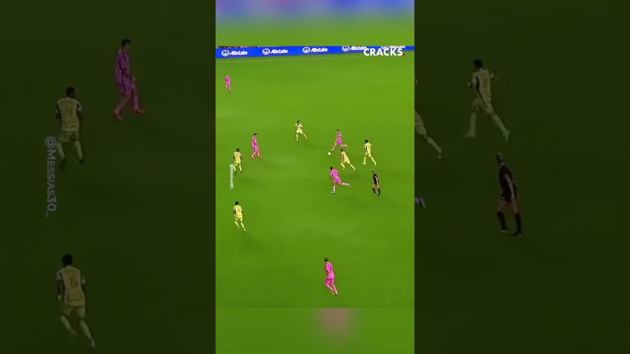 As&iacute; toma las decisiones Messi para dar pases | Cracks #shorts