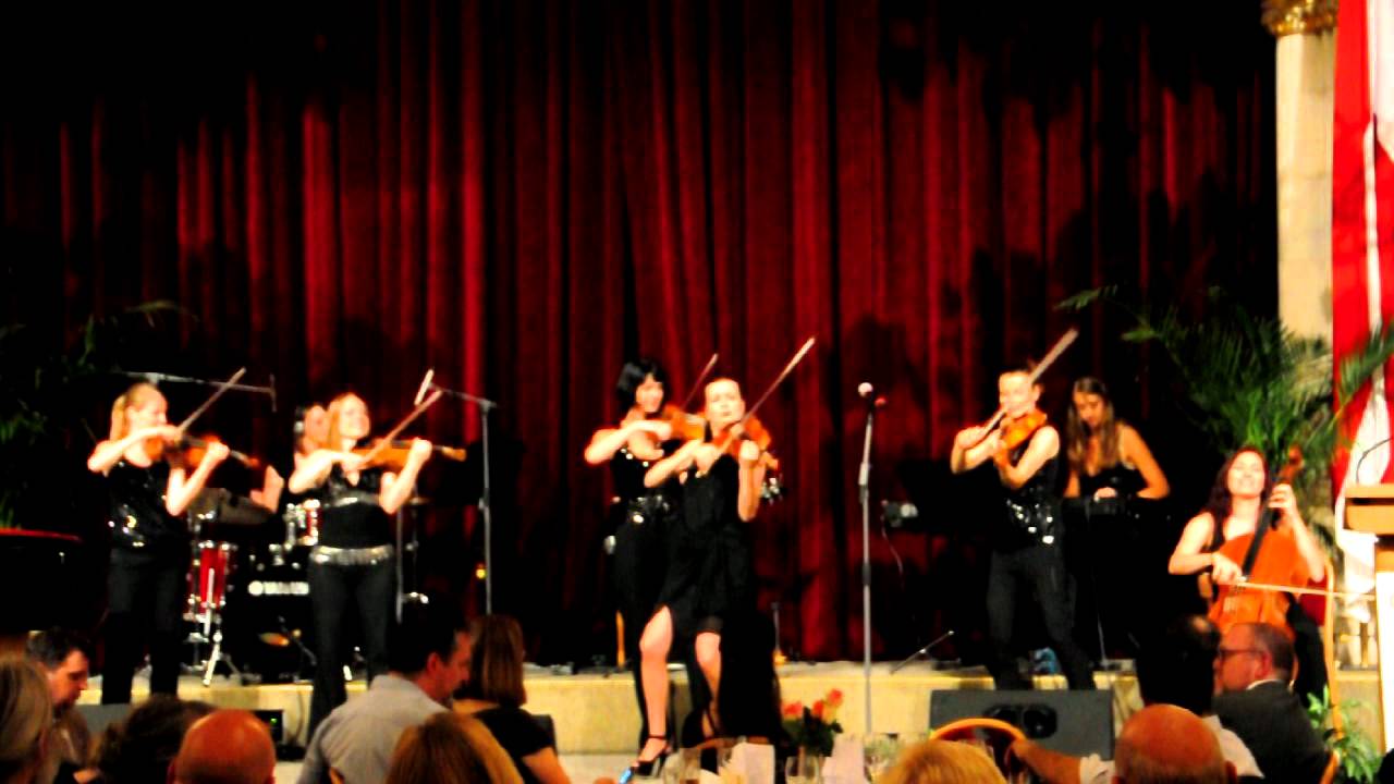 Rondo Vienna performing 