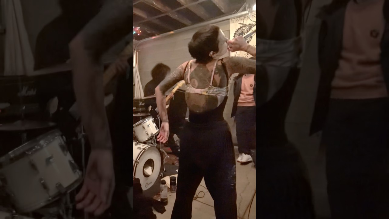 De Rodillas live at Arachnotopia in Pittsburgh, PA from March 08, 2025. #pittsburgh #punk #hardcore