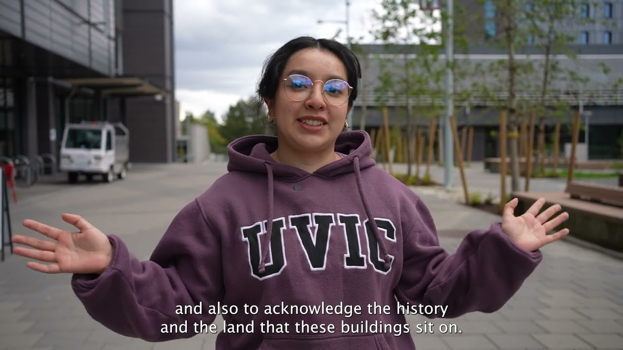 Campus Tour with Caro 🌎🇨🇦 | University of Victoria
