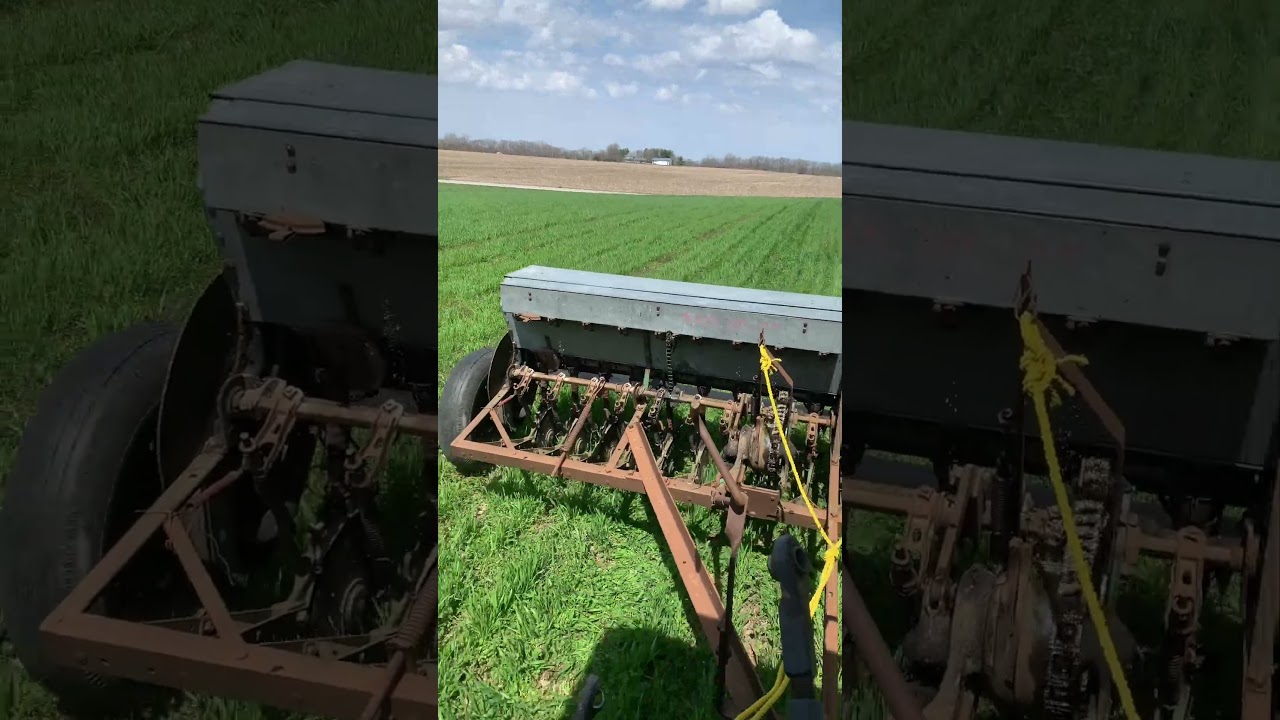 Frost Seeding Old School #johndeeere #vanbrunt #frostseeding