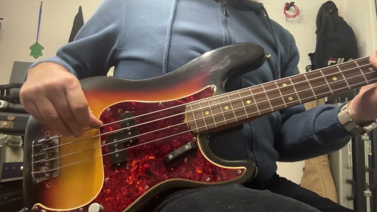 1966 Fender Precision Sunburst - Flatwound Strings