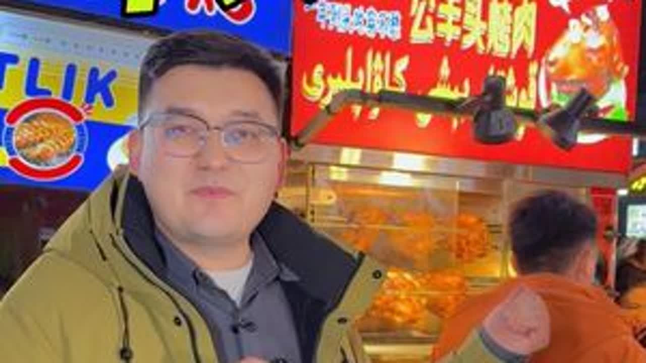 一个烤羊头的摊位，居然一天能卖100个羊头……#摆摊创业 #干货分享 #摆摊@Lezzetlik tem 餐饮管理