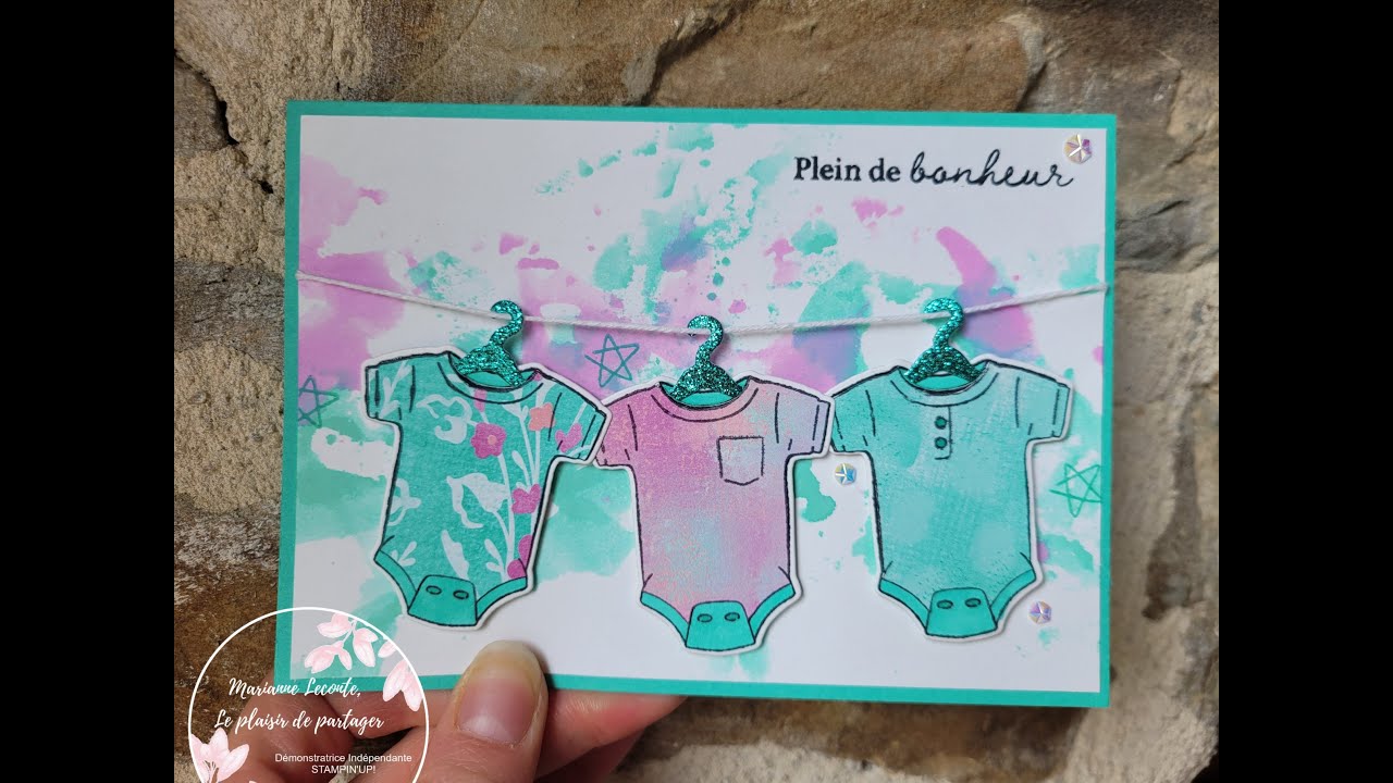 Des bodies décorés avec la technique du papier design tamponné