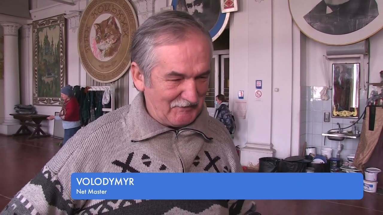 Actors became volunteers in the Lviv National Drama Theater and collect humanitarian aid