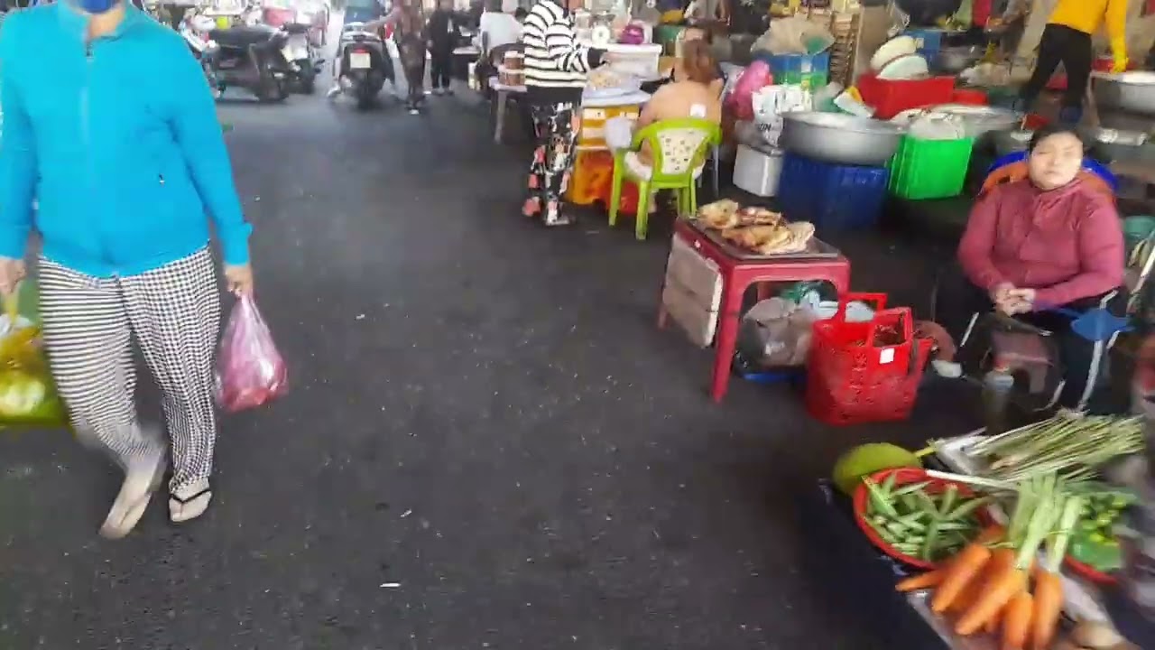 Hải sản về đầy chợ long điền