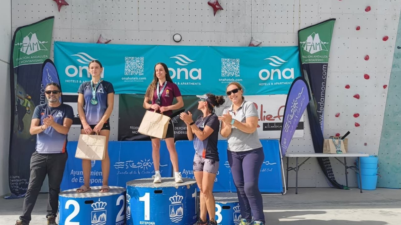 &Aacute;lvaro P&aacute;ez y Ad&eacute;l Benus, campeones absolutos de Andaluc&iacute;a de Escalada de Dificultad 2025