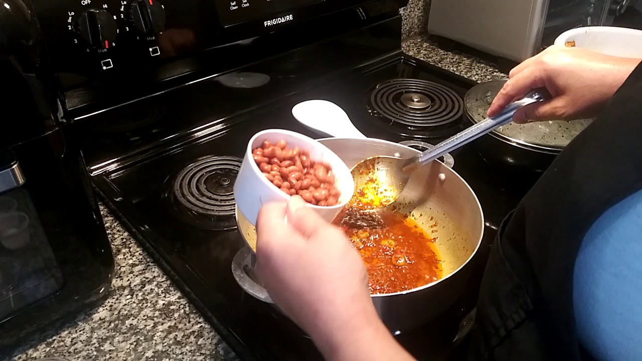 Arroz con Habichuelas (Frijoles) al estilo Puertorriqueño