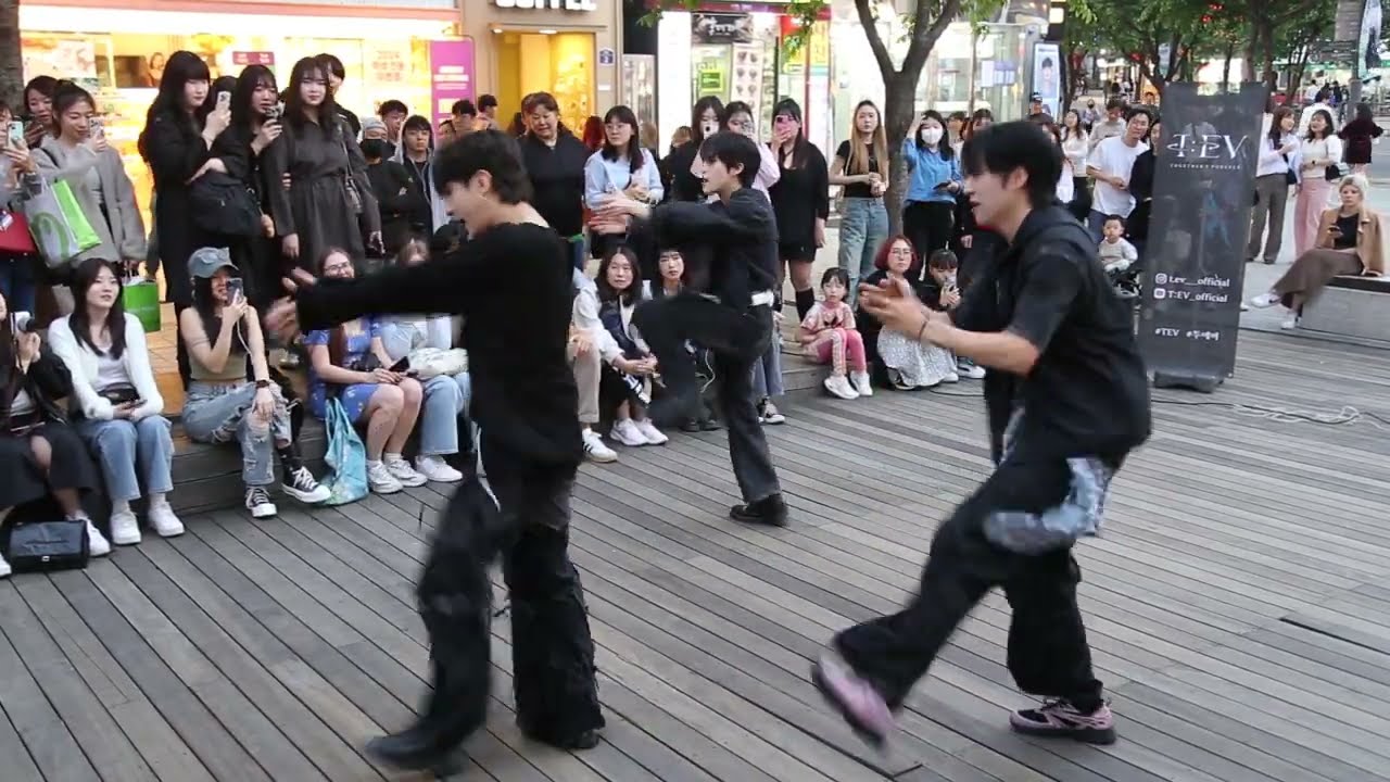 #Kpop&JHKTV]#T:EV(AQA)in Shinchon kpop danceSon o gong(super)#투에버(아큐아) 신촌케이팝댄스손오공(슈퍼)