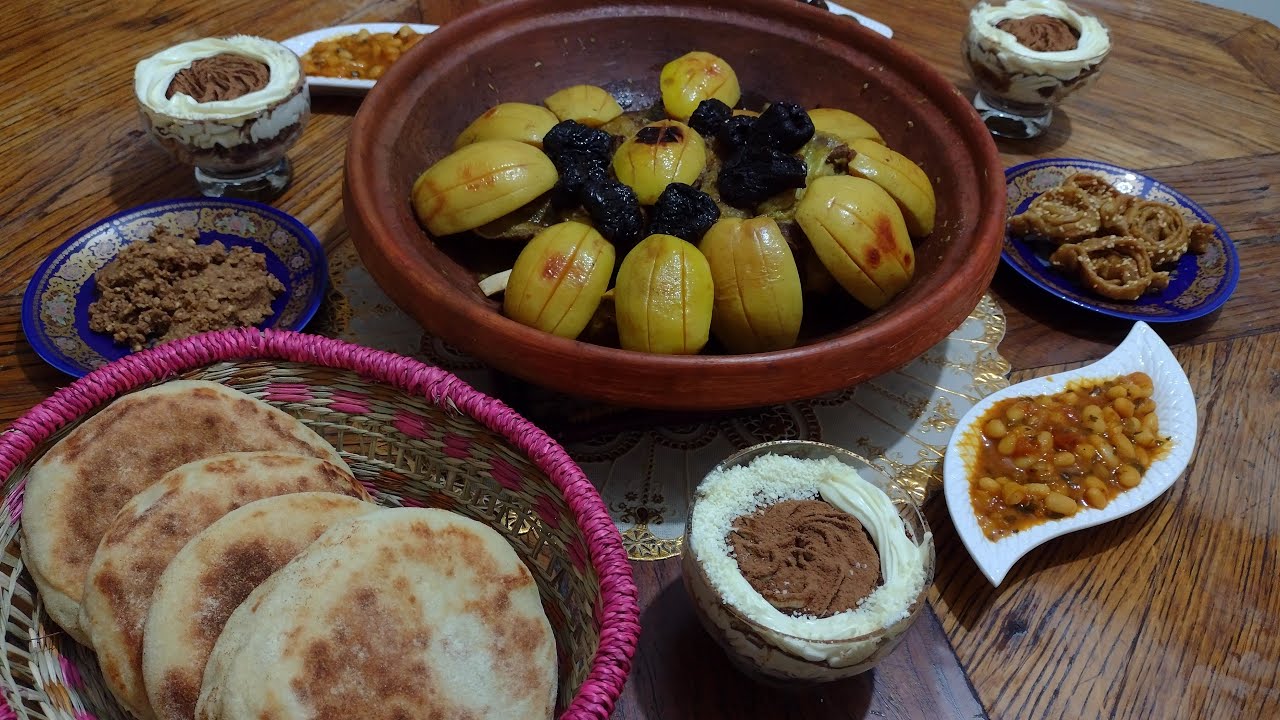 Special meal to break the fast Moroccan Tajin -  Comida especial para romper el ayuno Tajín marroquí